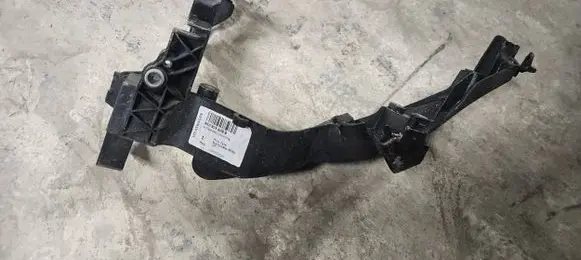 Audi A4 S4 B8 8K Headlight/headlamp mounting bracket 8K0805608B