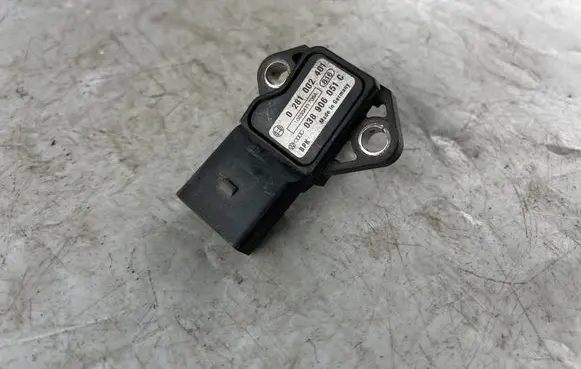 Volkswagen PASSAT B6 Air pressure sensor 038906051C 0281002401
