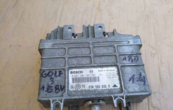 Volkswagen Golf III Engine control unit/module 030906026R