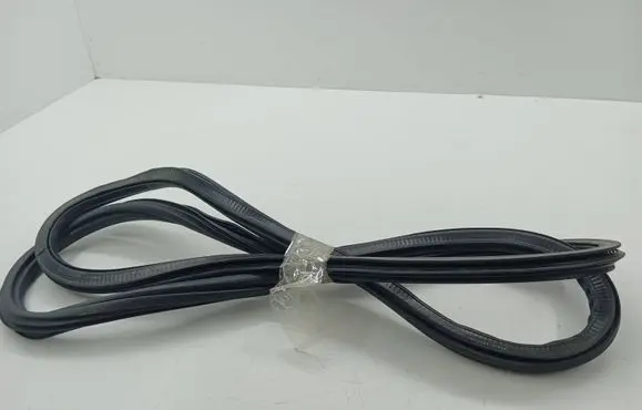Seat Ateca Rear door rubber seal (on body) 