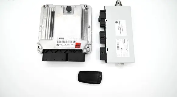 BMW 5 F10 F11 Engine ECU kit and lock set 8574100 13618574100 0281019814