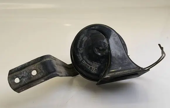 Audi A6 S6 C5 4B Horn signal 0092018 CH2139