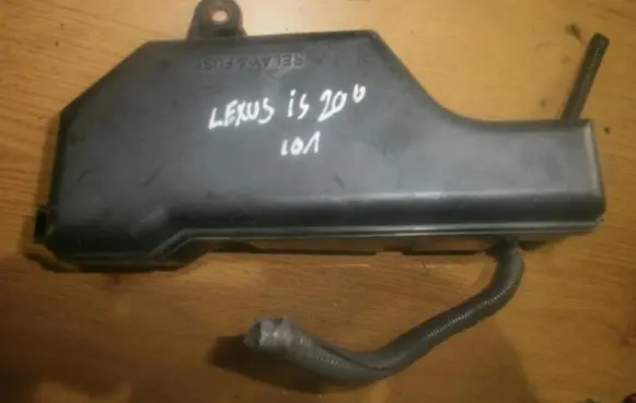 Lexus IS 200-300 Fuse box set 8266253040