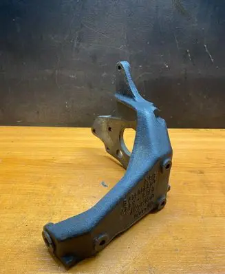 Audi 100 S4 C4 Fuel pump bracket 028130147B GJ36377