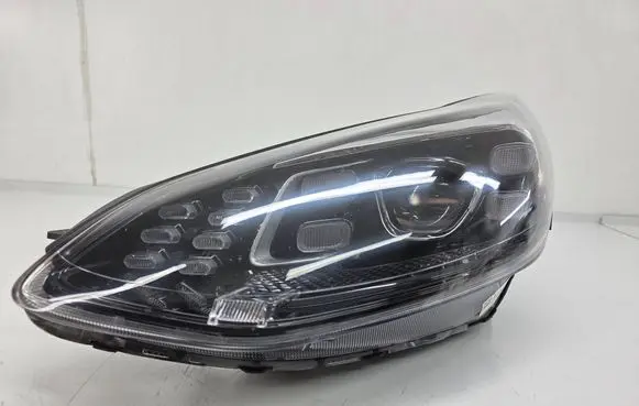 KIA Sportage Headlight/headlamp 92101F1510