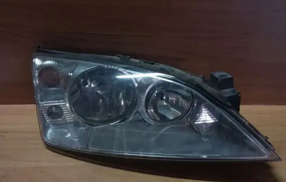 Ford Mondeo Mk III Headlight/headlamp 0301174602