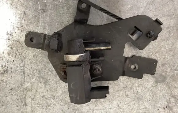 Peugeot 407 Turbo solenoid valve PA66GF35