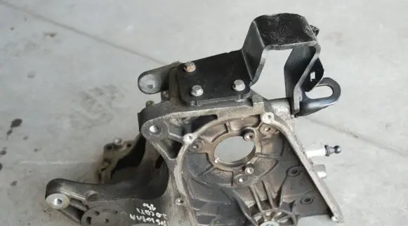 Opel Insignia A Fuel pump bracket 55574721