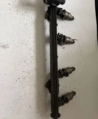 Engine coolant pipe/hose