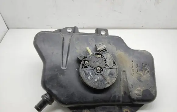 Mercedes-Benz V Class W447 AdBlue liquid reservoir A4474700115 100108124