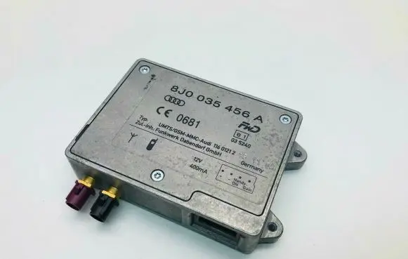 Audi R8 42 Aerial antenna amplifier 8J0035456A
