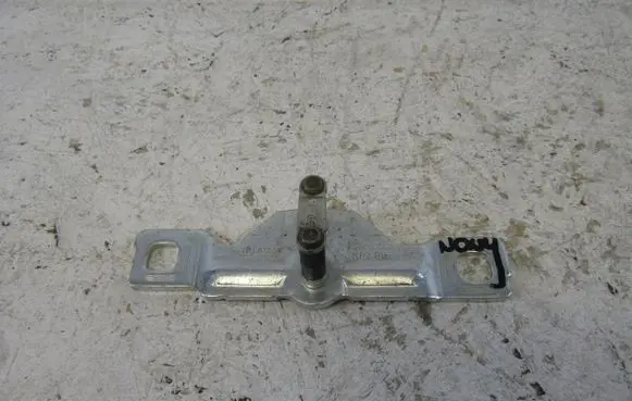 Audi A3 S3 8P Loading door lock loop/hook striker 8P4827507