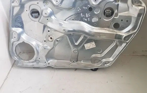 Volkswagen PASSAT B5 Front window lifting mechanism without motor 3B4837756A