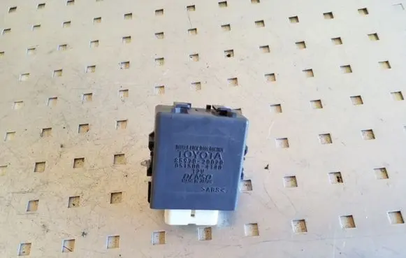 Toyota Avensis T270 Door control unit/module 8597020020
