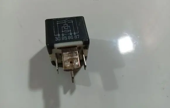 Audi 80 90 S2 B4 Other relay 443951253J