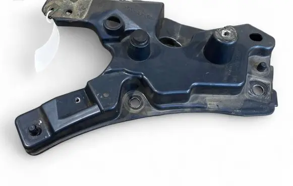 Volvo XC60 Fender mounting bracket 31424579