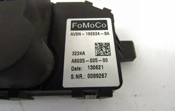 Ford Kuga II Fan control module AV6N19E624BA