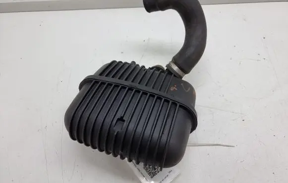 Vacuum air tank