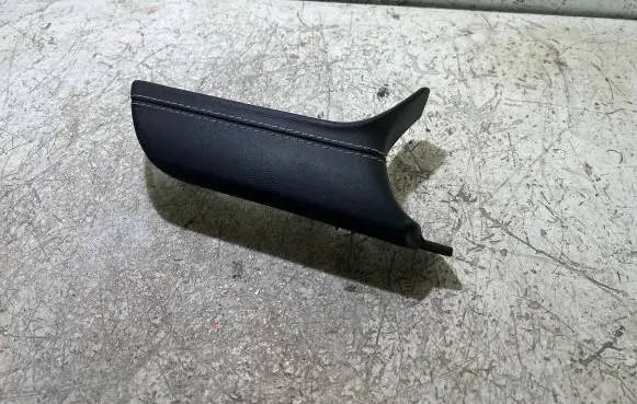 Jeep Grand Cherokee WL Other interior part 0049041001 L001X7AA 112021