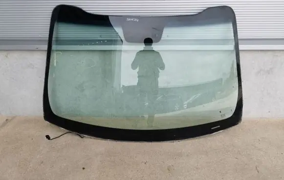 KIA Sportage Front windscreen/windshield window 