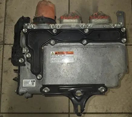 Toyota Prius+ (ZVW40) Voltage converter inverter G920047210