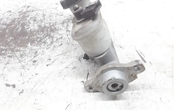 Nissan Almera Tino Master brake cylinder 22157879