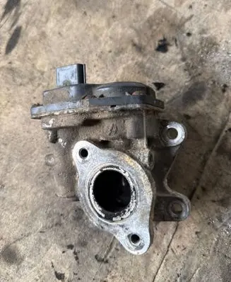Renault Master III EGR valve 147103921R