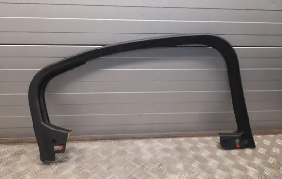 Alfa Romeo Stelvio Rear door window/glass frame 