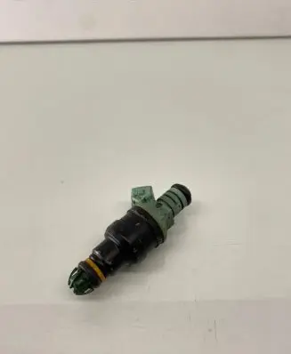 BMW 5 E39 Fuel injector 0280150415
