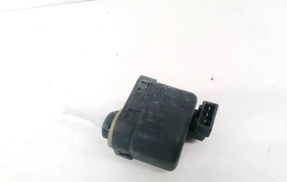 Audi A4 S4 B5 8D Headlight level adjustment motor 
