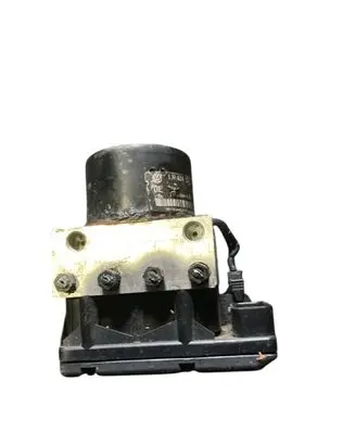 Volkswagen Golf III ABS Pump 1J0907379P 1J0614117D