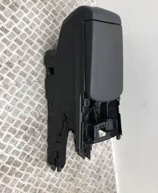 Peugeot 3008 I Armrest
