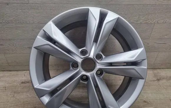 Seat Alhambra (Mk2) R17 alloy rim 7N5601025G