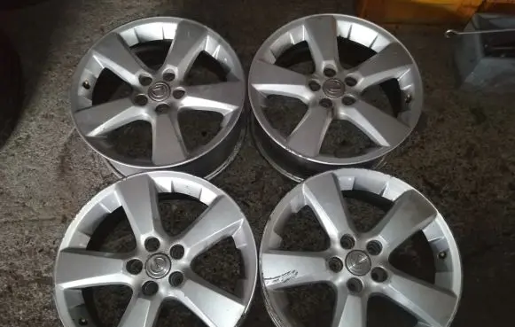 R18 alloy rim