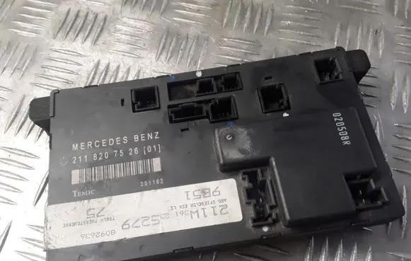 Mercedes-Benz E W211 Door control unit/module 2118207526 211820752601