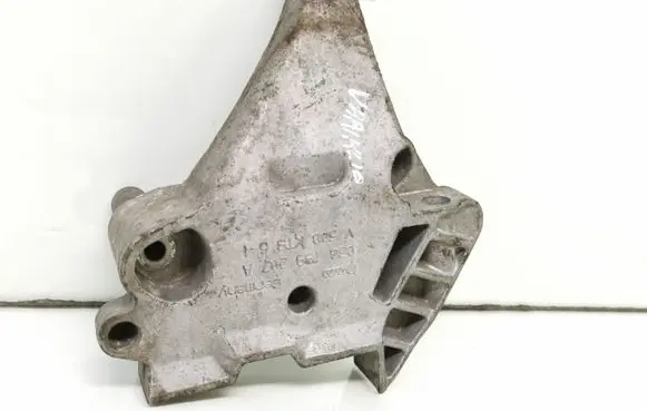Audi A3 S3 A3 Sportback 8P Engine mounting bracket 03G199207A
