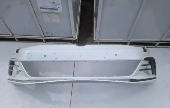 Volkswagen Golf VII Front bumper 5G0807221