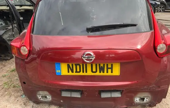Nissan Juke I F15 Tailgate/trunk/boot lid