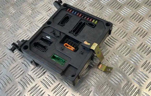 Seat Alhambra (Mk1) Fuse module S110730300I 7M3962258S 1M2114B205CA