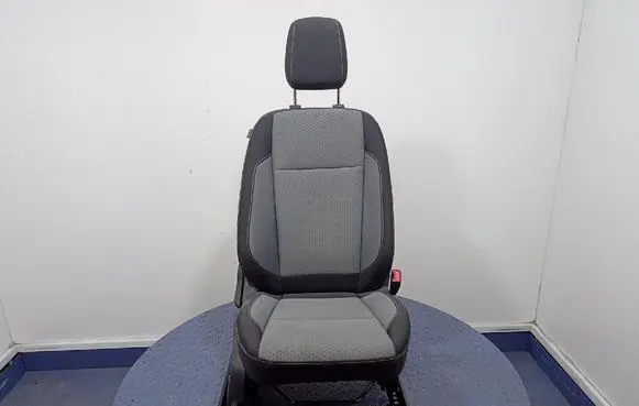 Ford Escape III Front passenger seat 
