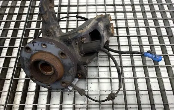 Peugeot 208 Front wheel hub spindle knuckle