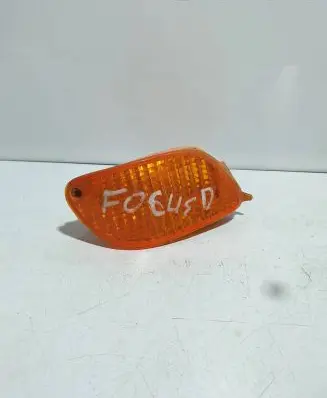 Ford Focus Front bumper turn signal 3368