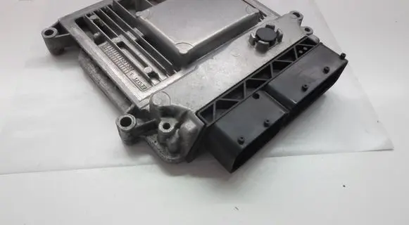 KIA Ceed Engine control unit/module 391102B600 BOSCH0261201852 G4FA
