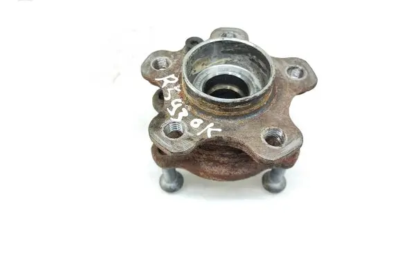 BMW 4 G22 G23 G24 G26 Rear wheel hub 6890070