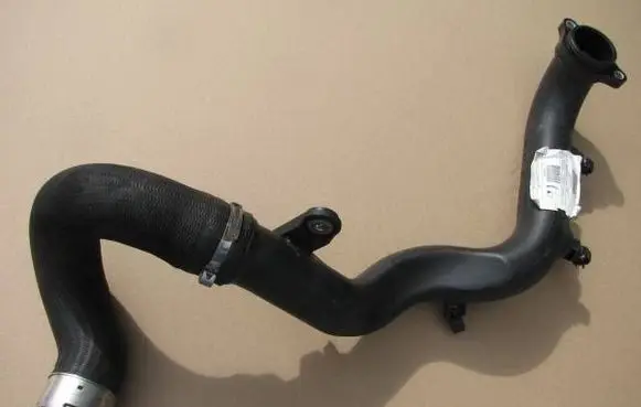 Intercooler hose/pipe