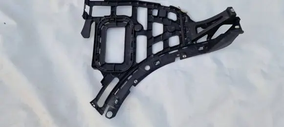 Porsche Cayenne (92A) Bumper support mounting bracket corner 7P5807772