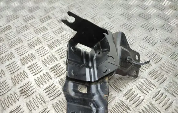 Nissan X-Trail T32 ABS pump bracket 