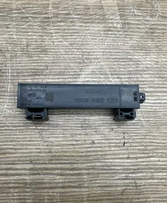 Volkswagen Golf VIII Keyless system antenna 5WA962132