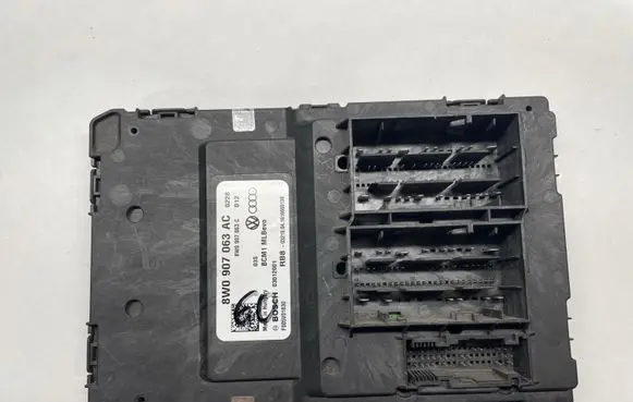Audi A4 S4 B8 8K Comfort/convenience module 8W0907063AC
