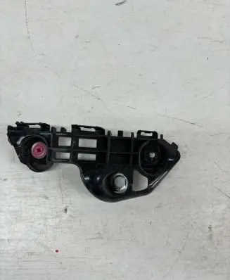 Toyota Camry VIII XV70 Front bumper mounting bracket 5253533060